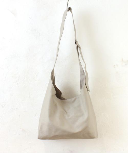 Per sist ence/パーシエンス　キャンバス ラウンドショルダーバッグ